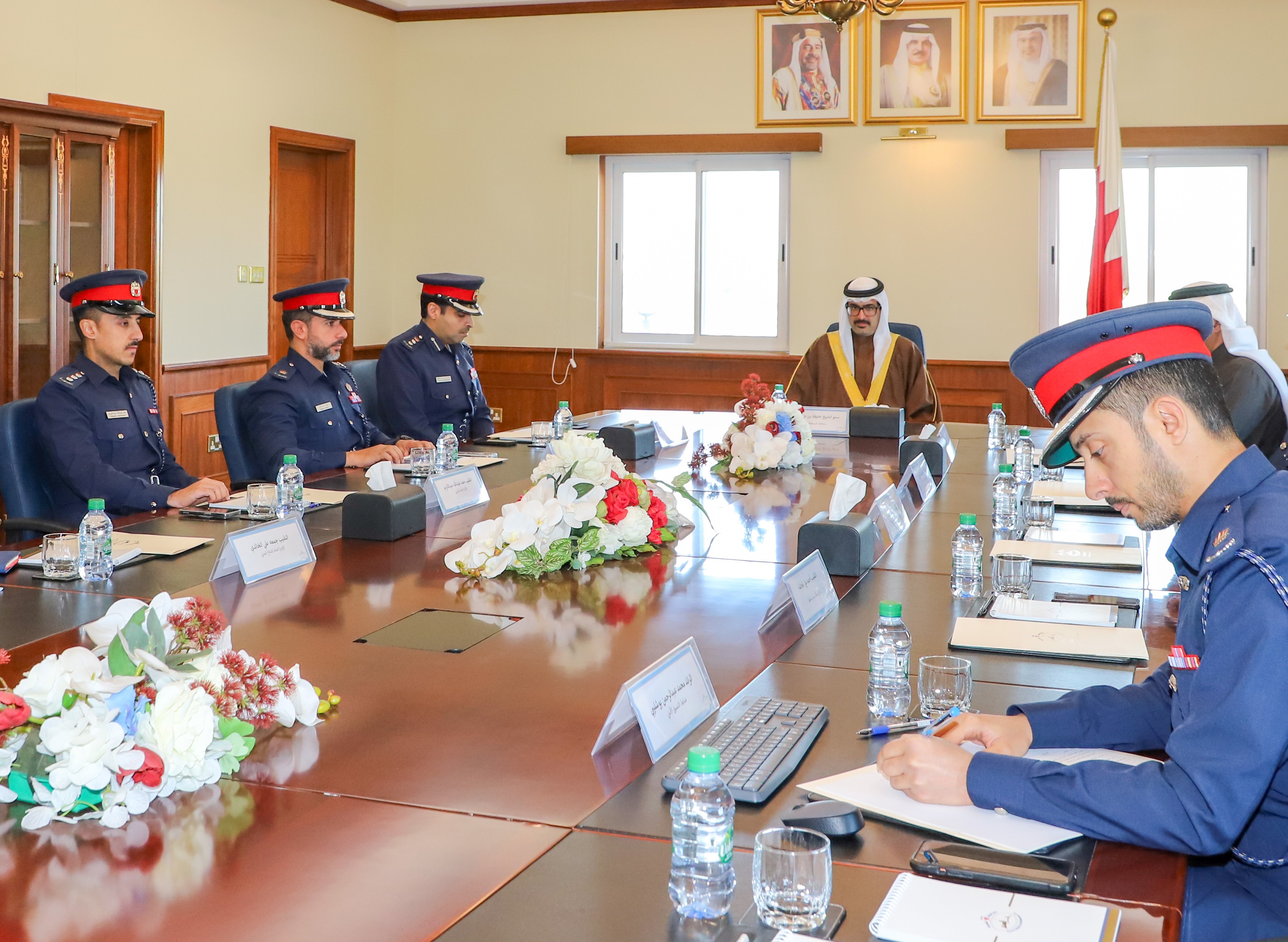 سمو محافظ المحافظة الجنوبية يترأس اجتماع اللجنة الأمنية<